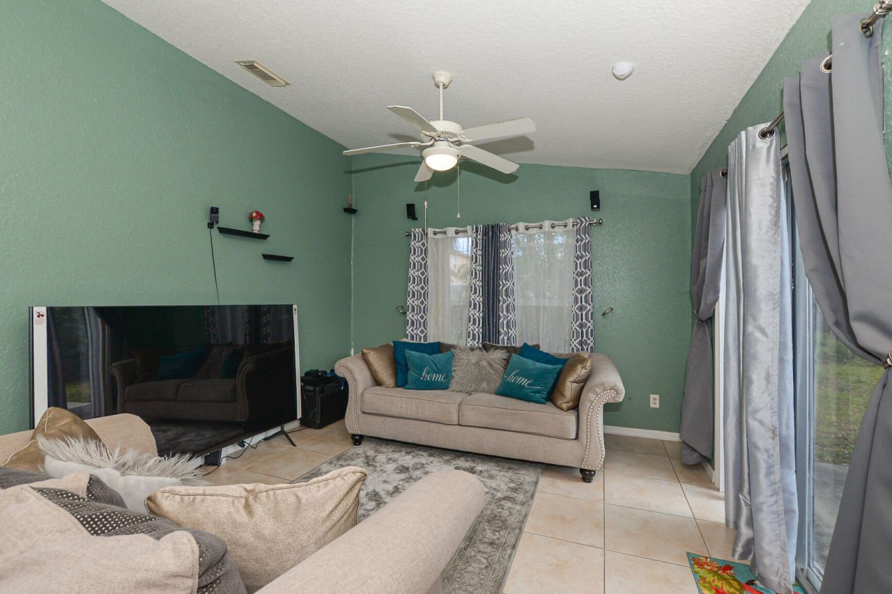 557 SW Baoy Avenue, Port Saint Lucie, FL 34953 Photo