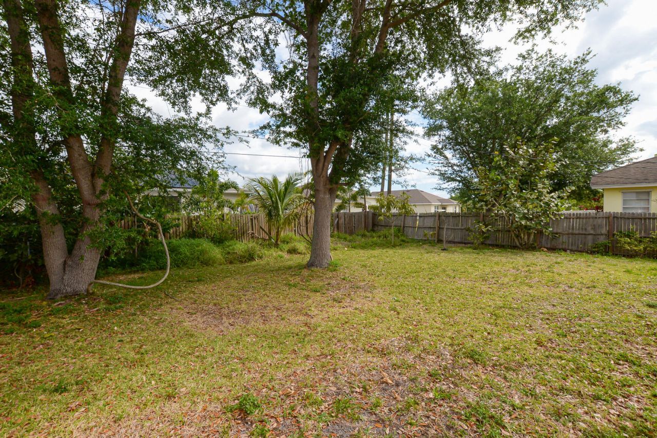 557 SW Baoy Avenue, Port Saint Lucie, FL 34953 Photo