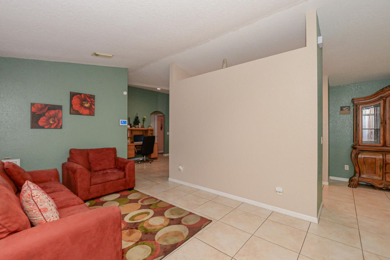 557 SW Baoy Avenue, Port Saint Lucie, FL 34953 Photo