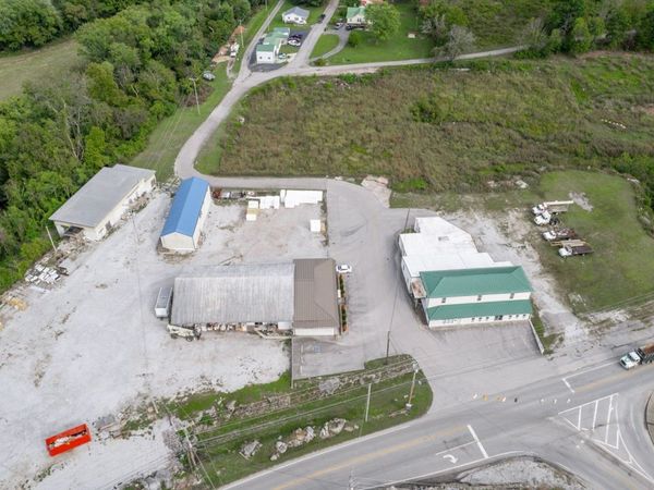 105 Hunter Ave, Carthage, TN 37030