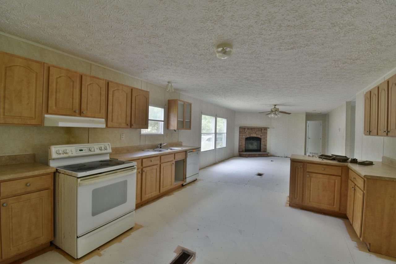 1680 Stanley Loop Road Photo 5