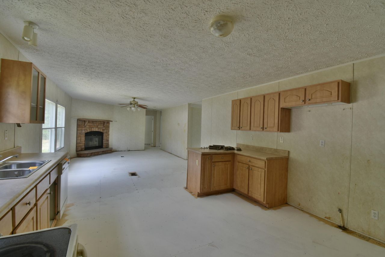 1680 Stanley Loop Road Photo 6