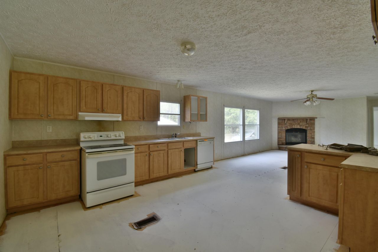 1680 Stanley Loop Road Photo 7