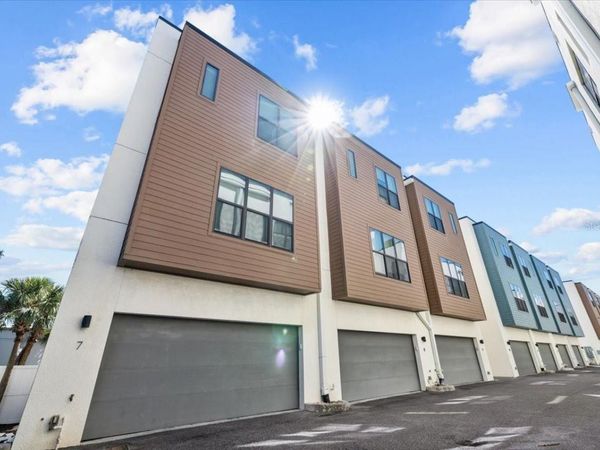 4810 W MCELROY AVENUE, Unit 7, TAMPA, FL 33611