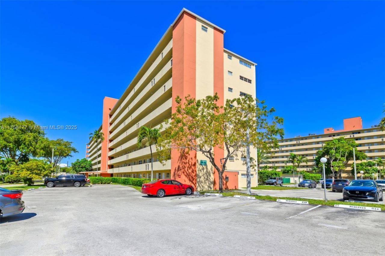 1770 NE 191st St, Unit 508-1, Miami, FL 33179 Photo