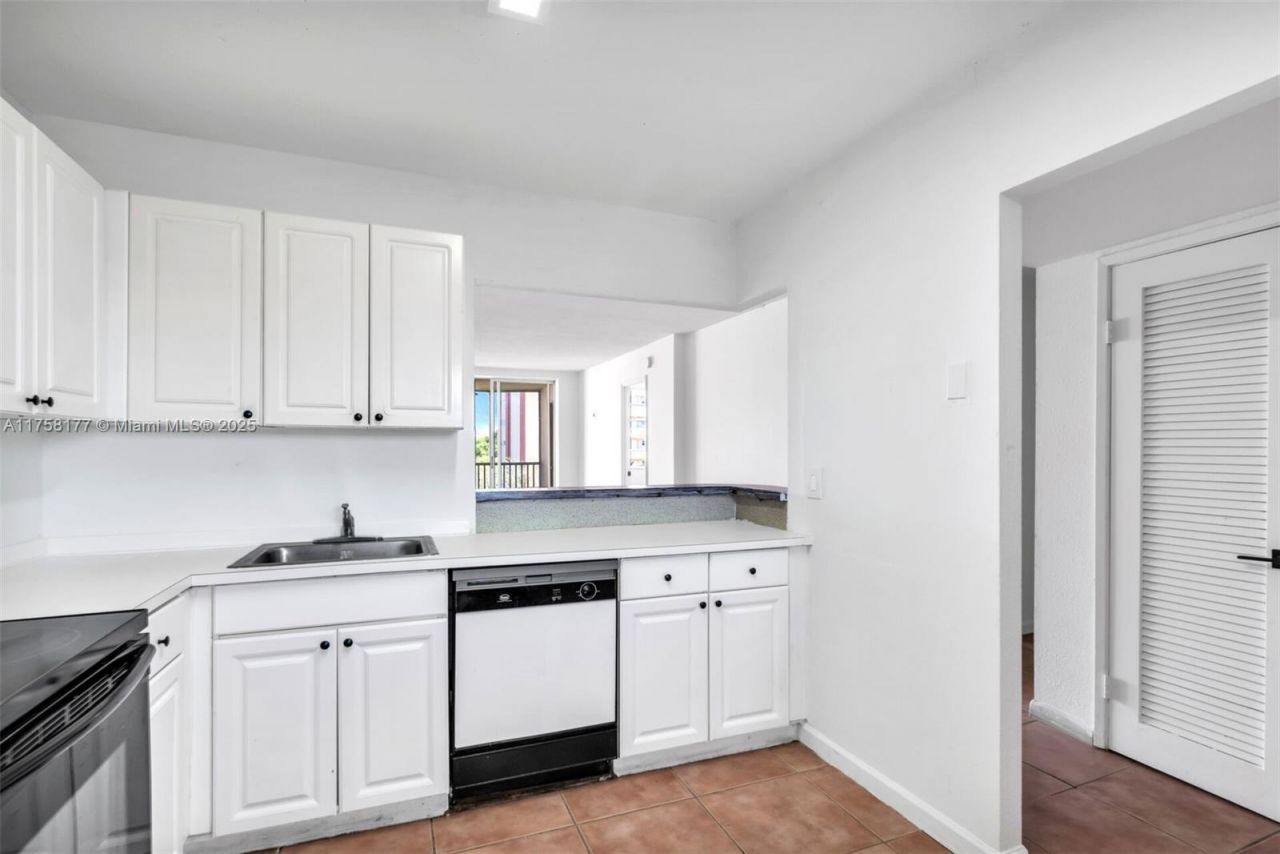 1770 NE 191st St, Unit 508-1, Miami, FL 33179 Photo