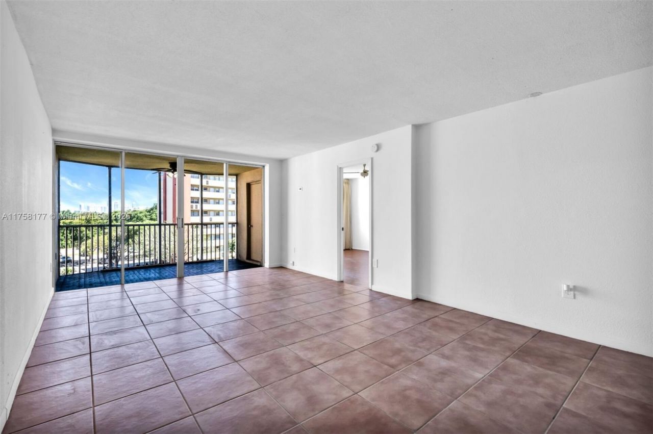 1770 NE 191st St, Unit 508-1, Miami, FL 33179 Photo