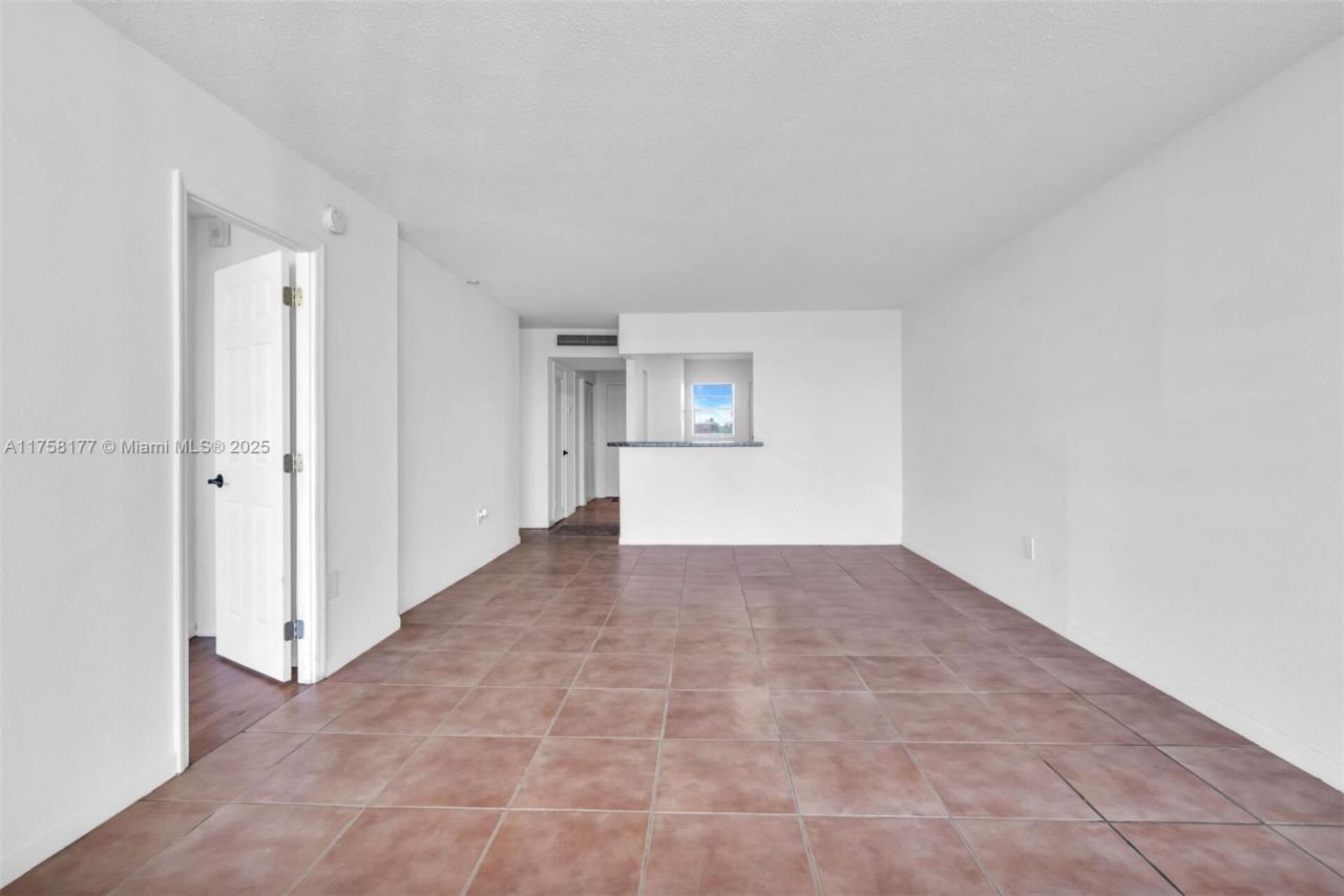 1770 NE 191st St, Unit 508-1, Miami, FL 33179 Photo