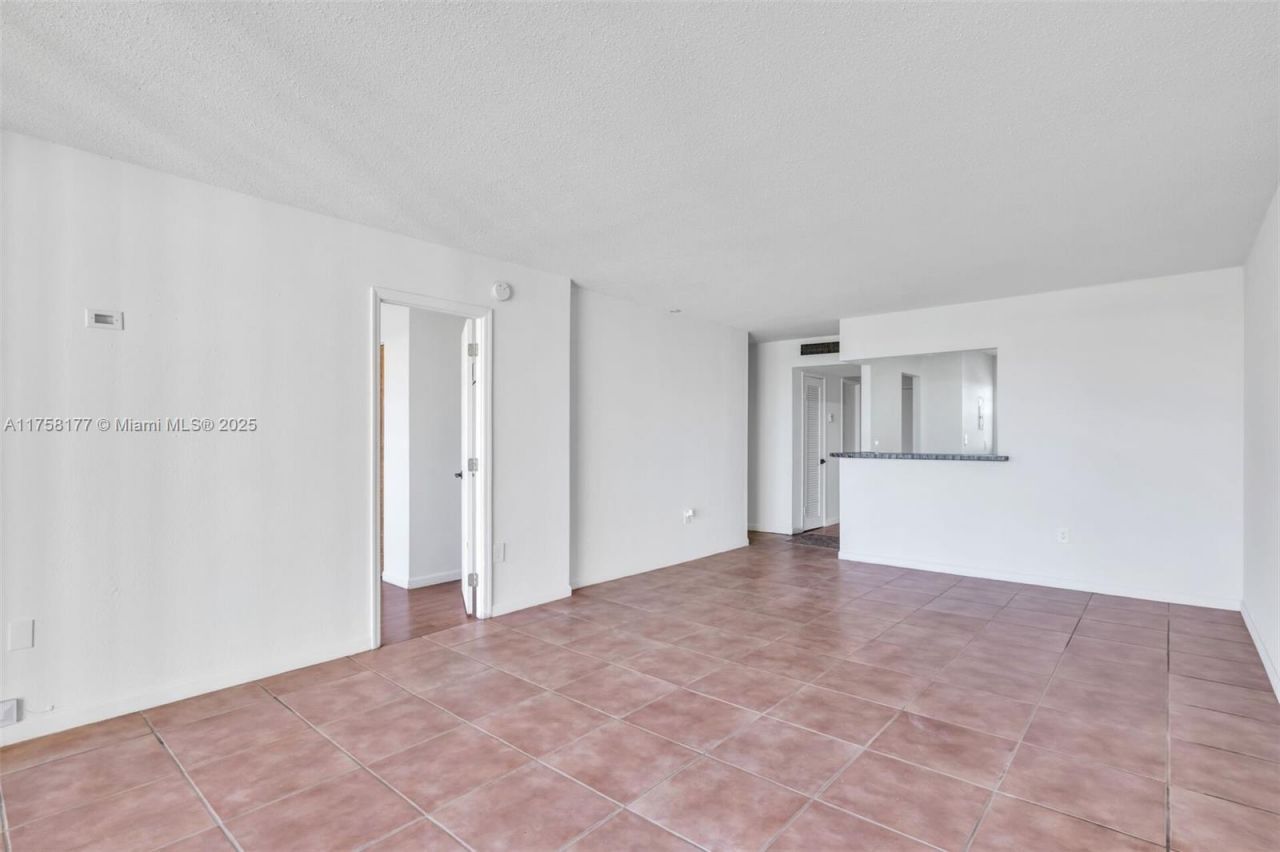 1770 NE 191st St, Unit 508-1, Miami, FL 33179 Photo