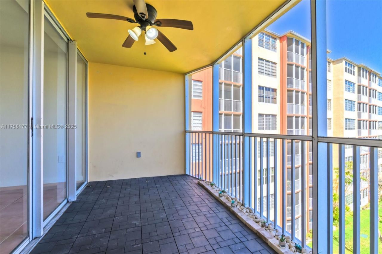 1770 NE 191st St, Unit 508-1, Miami, FL 33179 Photo