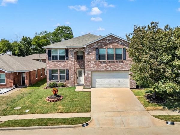 5237 Bedfordshire Drive, Fort Worth, TX 76135