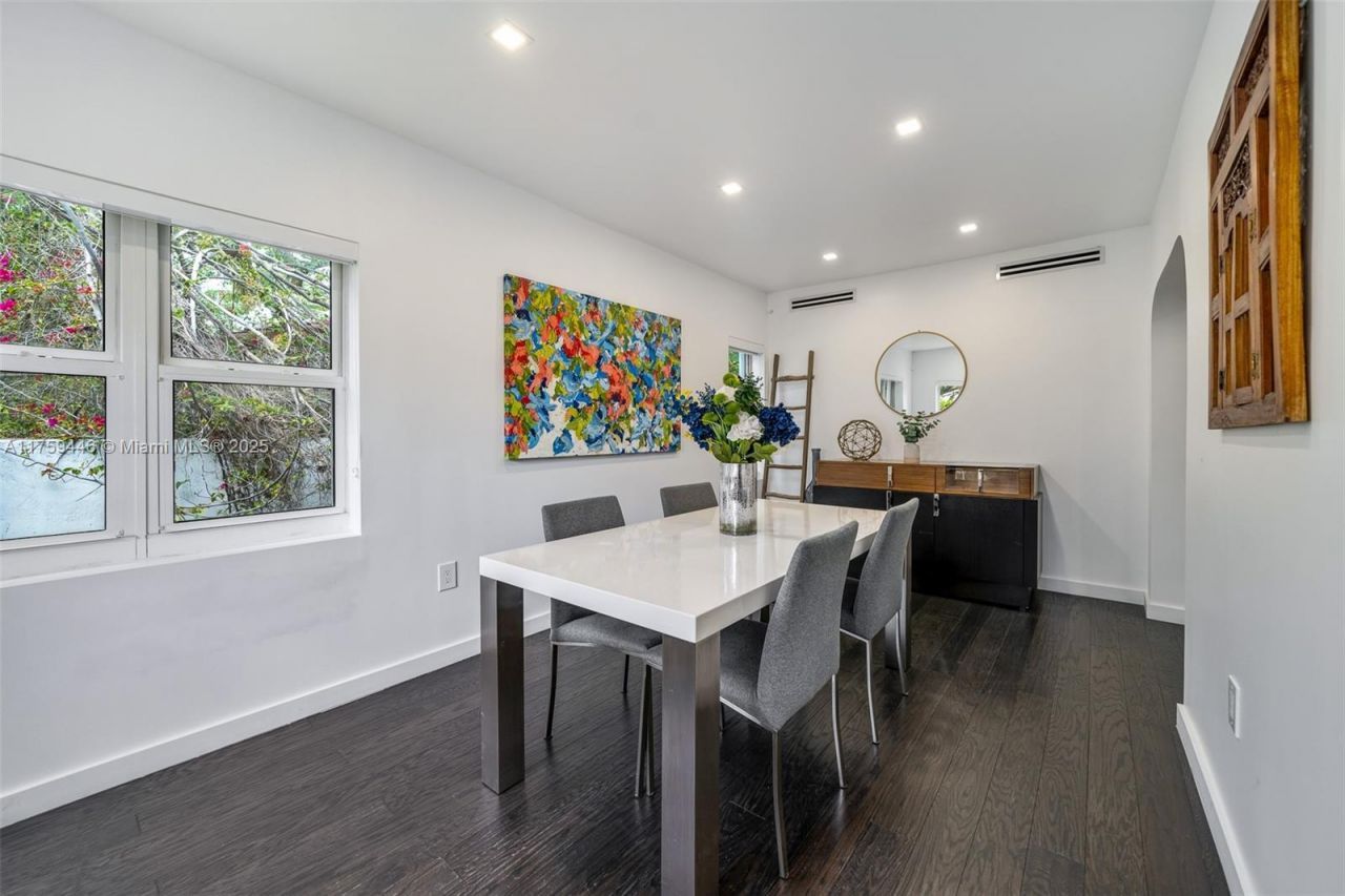 1745 SW 10th St, Miami, FL 33135 Photo