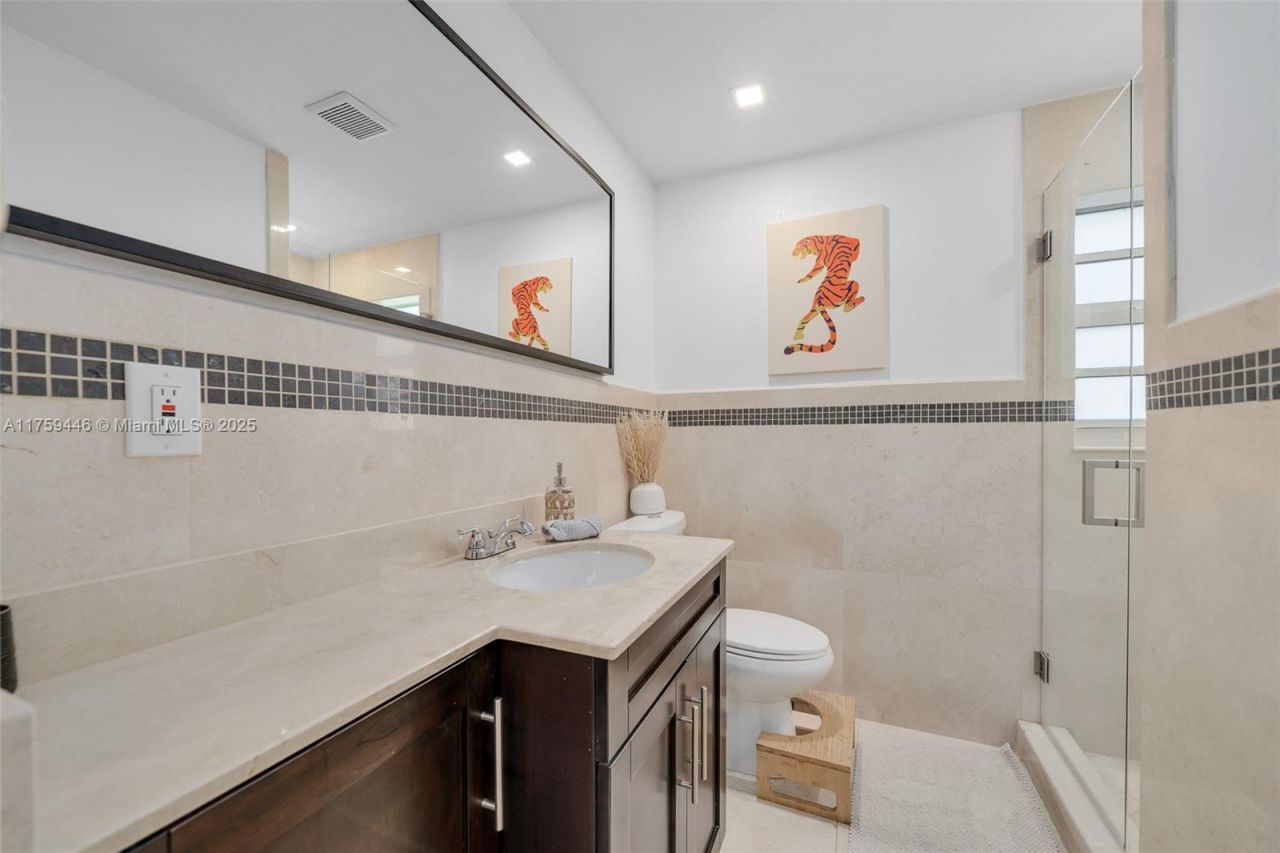 1745 SW 10th St, Miami, FL 33135 Photo