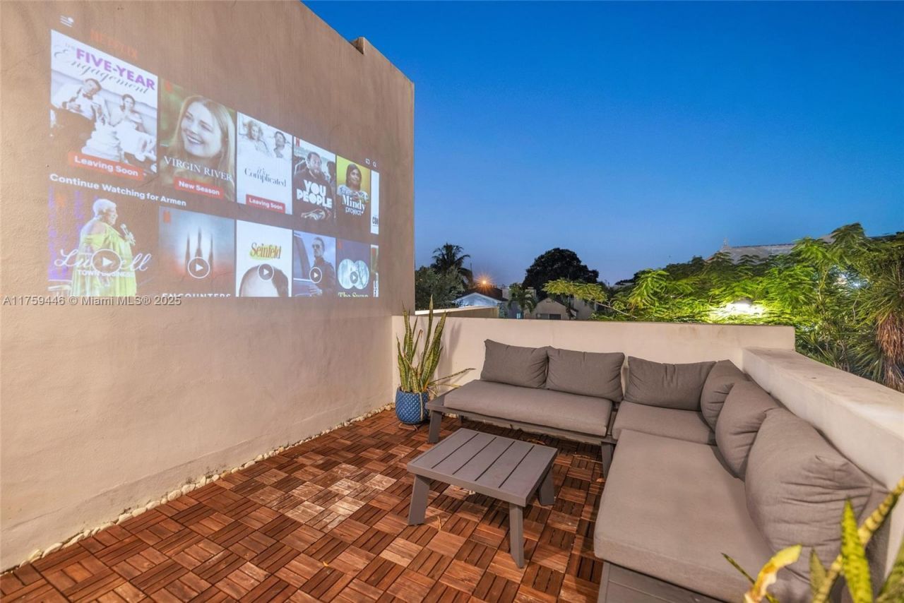 1745 SW 10th St, Miami, FL 33135 Photo