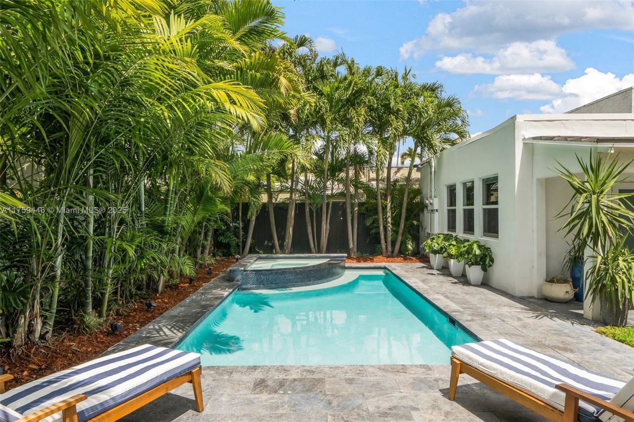 1745 SW 10th St, Miami, FL 33135 Photo