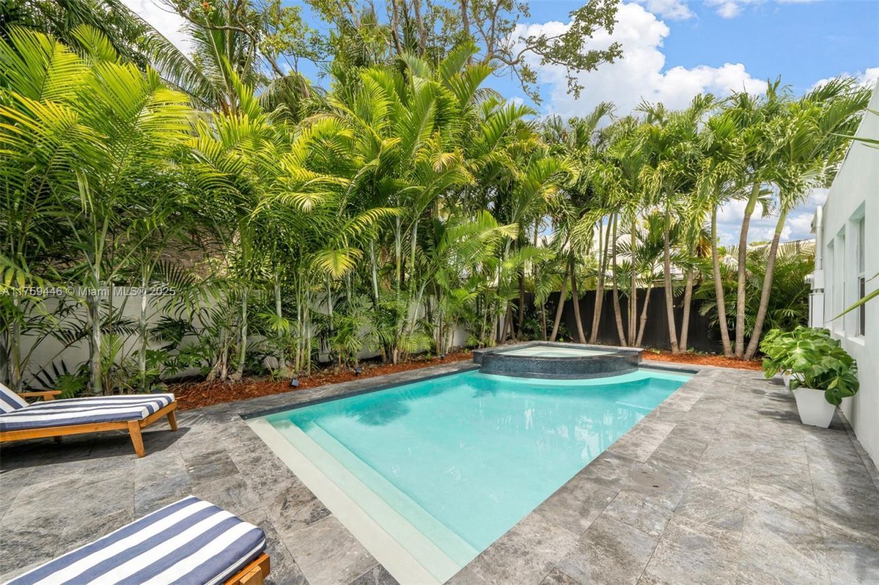 1745 SW 10th St, Miami, FL 33135 Photo