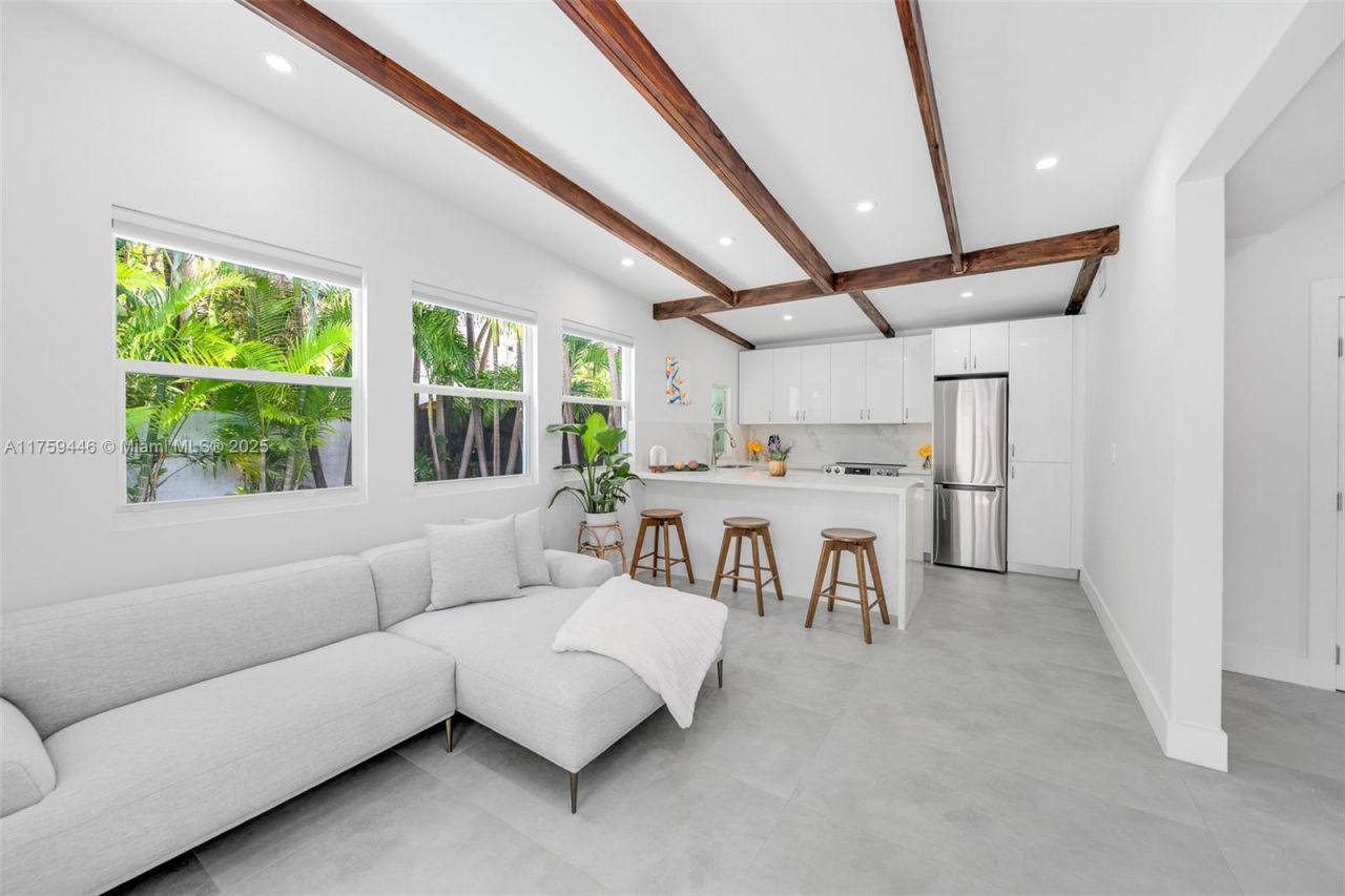 1745 SW 10th St, Miami, FL 33135 Photo