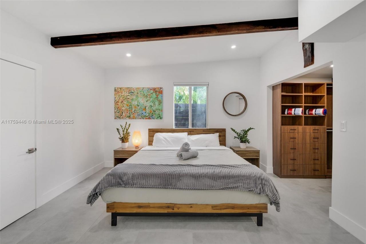 1745 SW 10th St, Miami, FL 33135 Photo