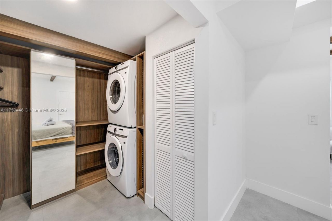 1745 SW 10th St, Miami, FL 33135 Photo