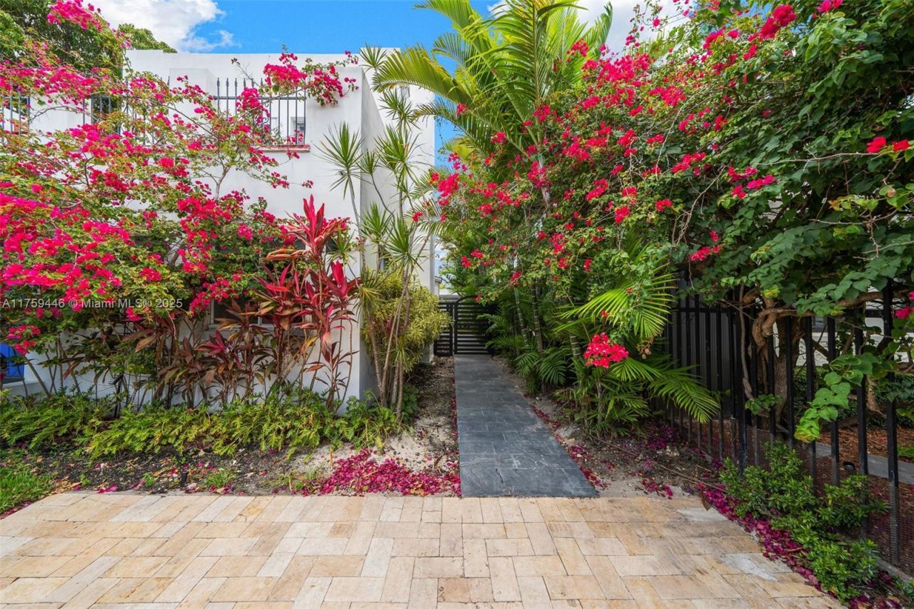 1745 SW 10th St, Miami, FL 33135 Photo