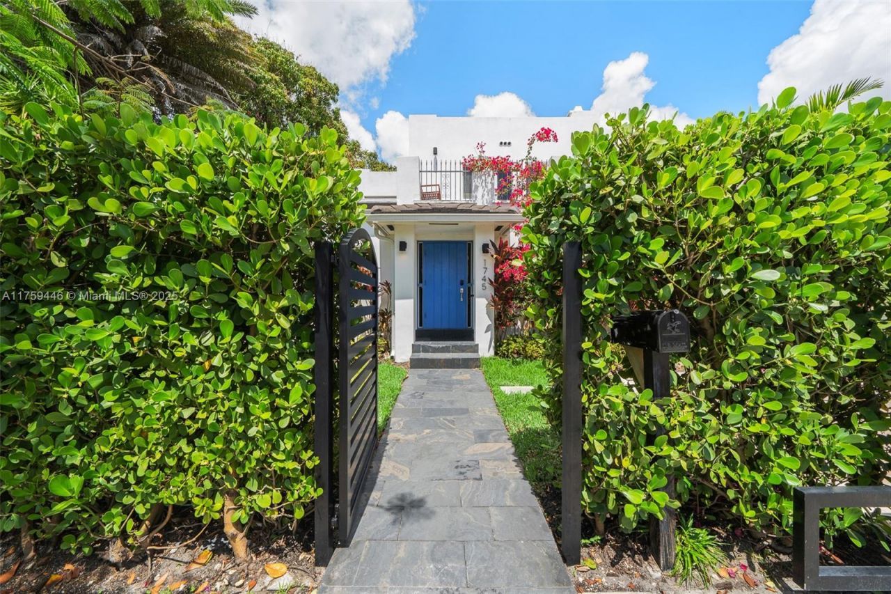 1745 SW 10th St, Miami, FL 33135 Photo