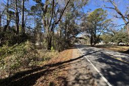 2044 River Road photo 4