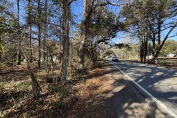 2044 River Road photo 4