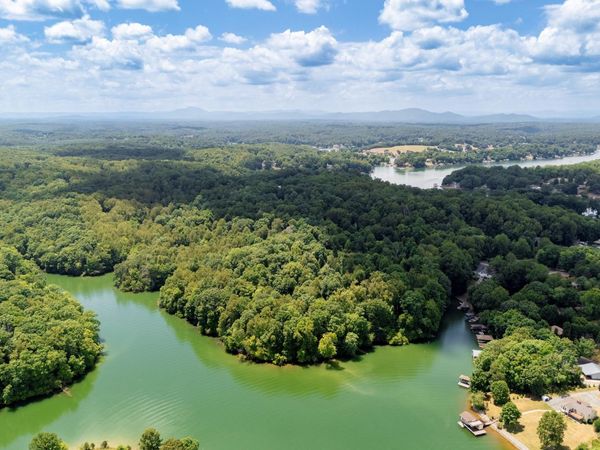 250 Montilago DR, Moneta, VA 24121