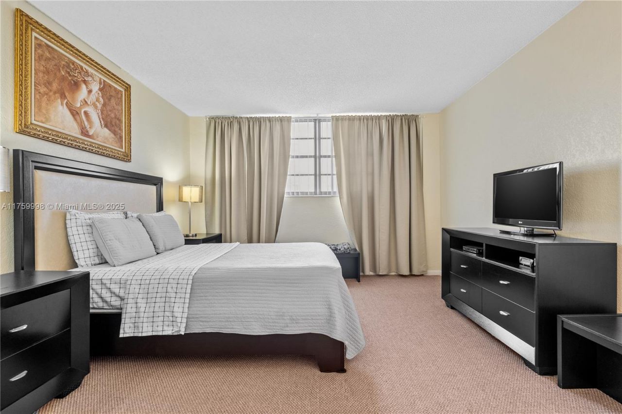 19370 Collins Ave, Unit 614, Sunny Isles Beach, FL 33160 Photo