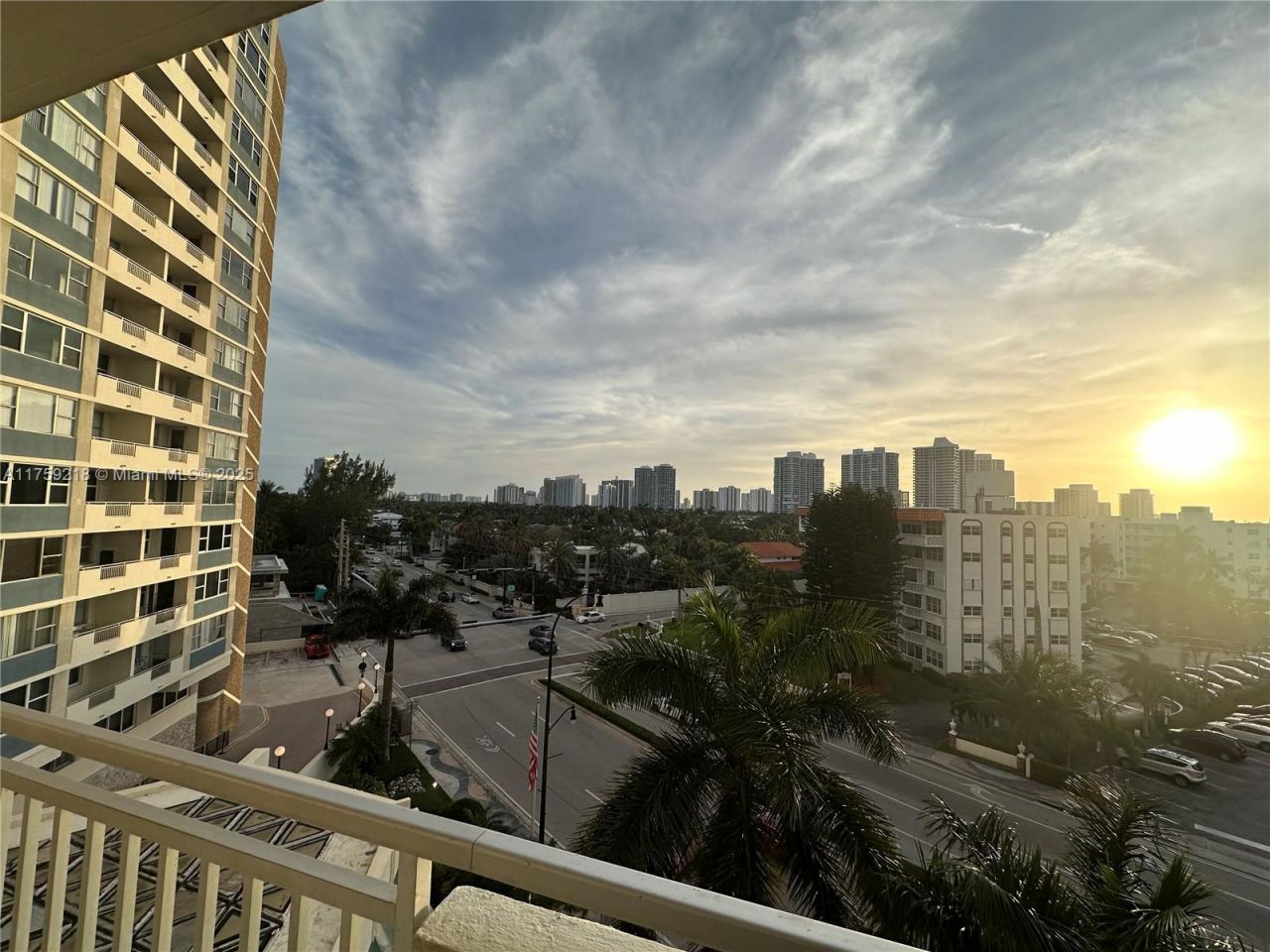 3180 S Ocean Dr, Unit 522, Hallandale Beach, FL 33009 Photo