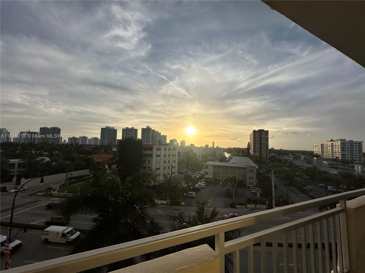 3180 S Ocean Dr, Unit 522, Hallandale Beach, FL 33009 Photo