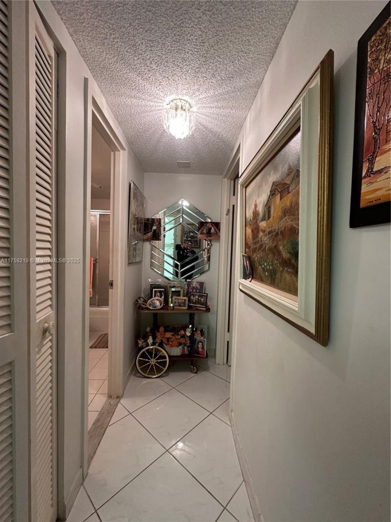 3180 S Ocean Dr, Unit 522, Hallandale Beach, FL 33009 Photo