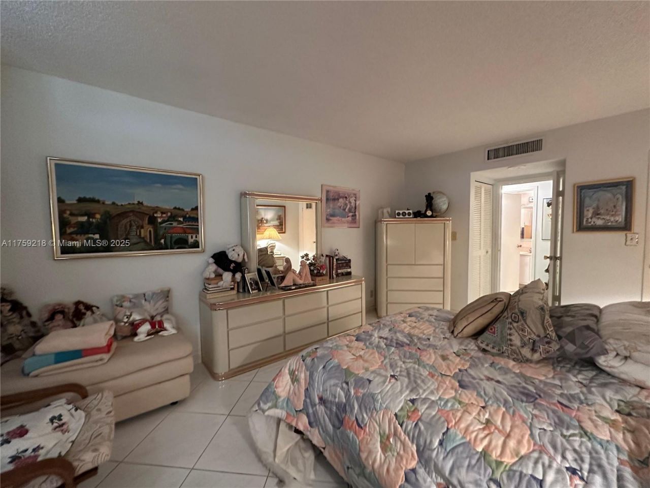3180 S Ocean Dr, Unit 522, Hallandale Beach, FL 33009 Photo
