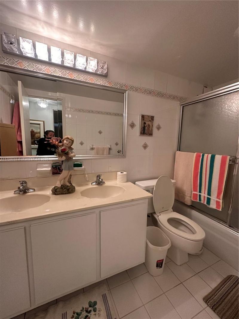 3180 S Ocean Dr, Unit 522, Hallandale Beach, FL 33009 Photo