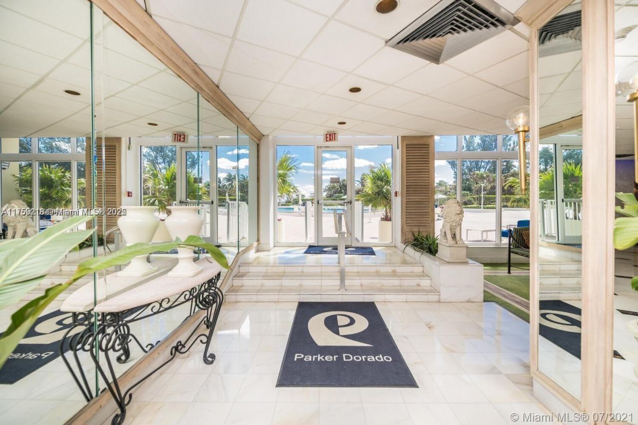 3180 S Ocean Dr, Unit 522, Hallandale Beach, FL 33009 Photo