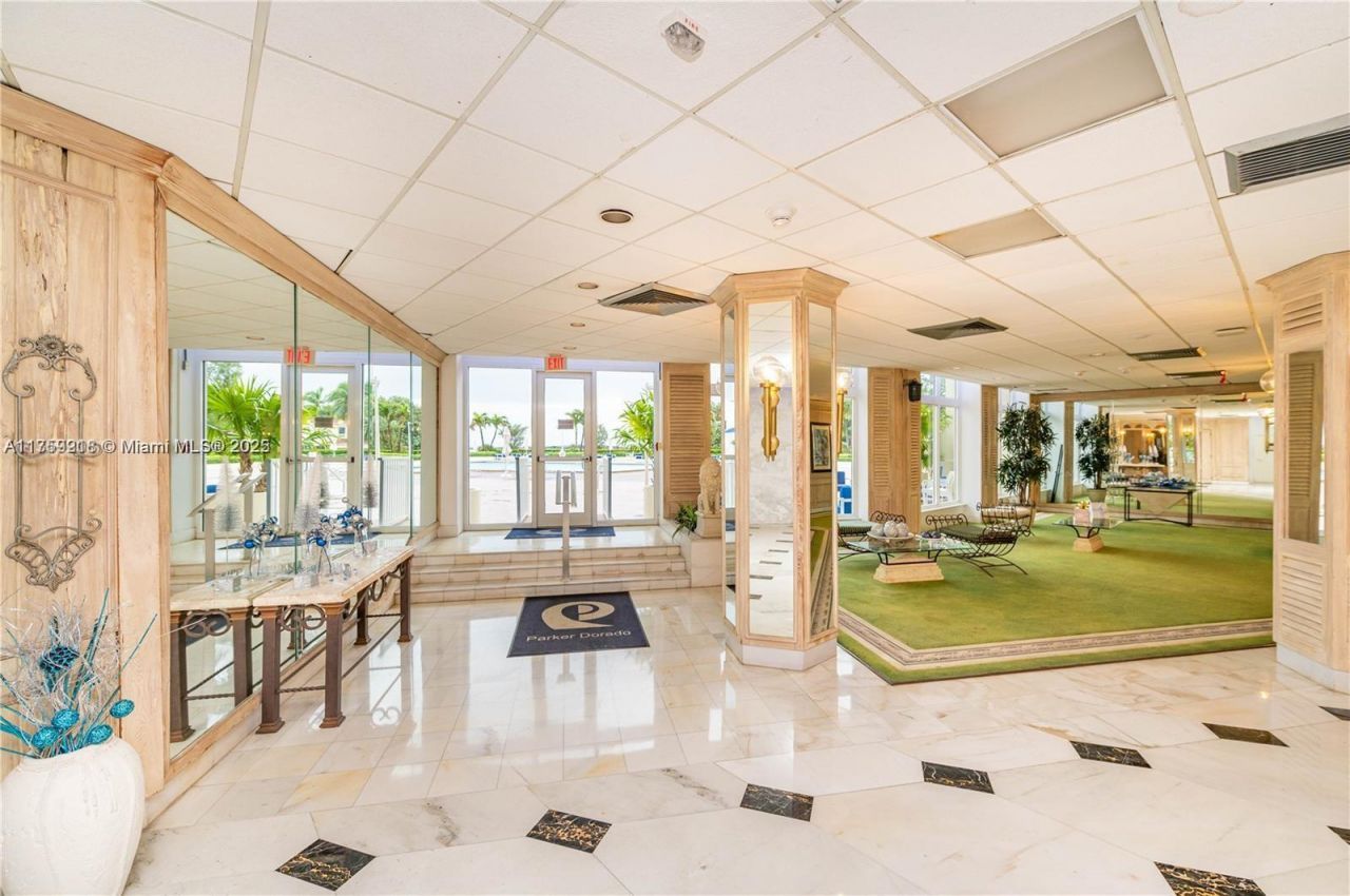 3180 S Ocean Dr, Unit 522, Hallandale Beach, FL 33009 Photo