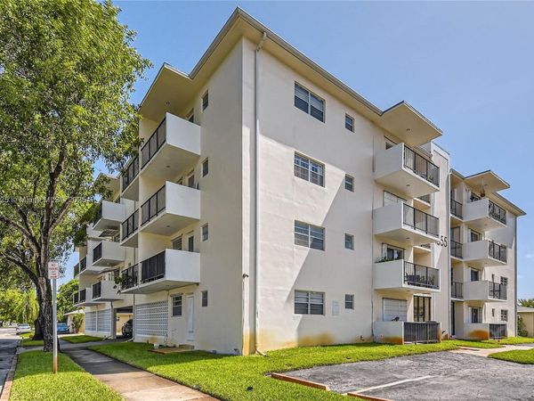 1855 Plunkett St, Unit 406, Hollywood, FL 33020