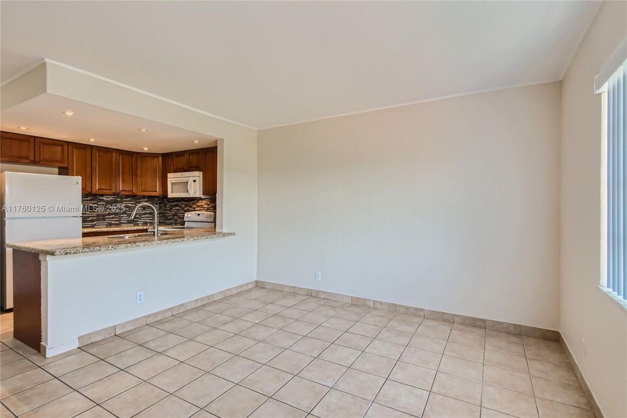 1855 Plunkett St, Unit 406, Hollywood, FL 33020 Photo