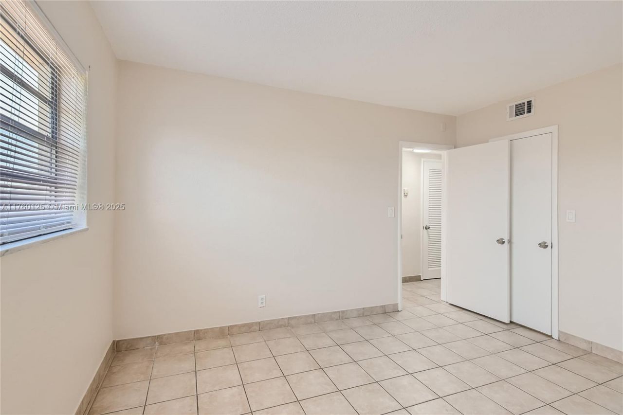 1855 Plunkett St, Unit 406, Hollywood, FL 33020 Photo