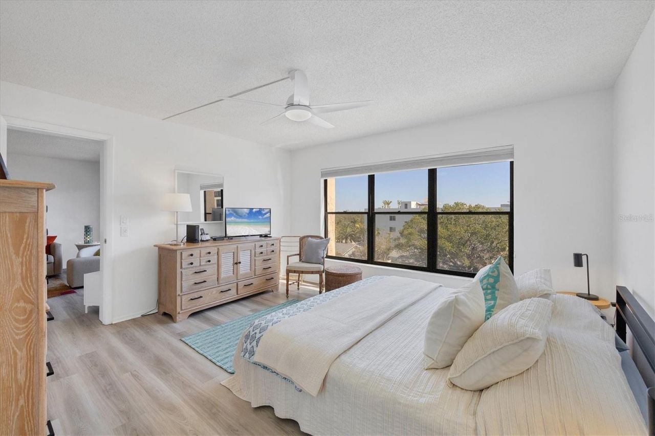 1001 Benjamin Franklin Drive, Unit 511, Sarasota, FL 34236 Photo