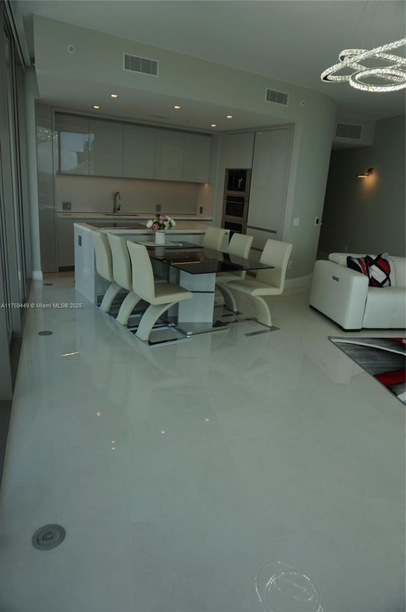 18975 SE Collins Ave, Unit 3405, Sunny Isles Beach, FL 33160 Photo