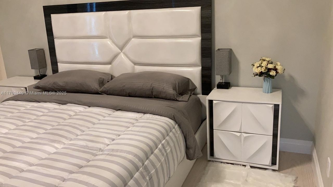 18975 SE Collins Ave, Unit 3405, Sunny Isles Beach, FL 33160 Photo