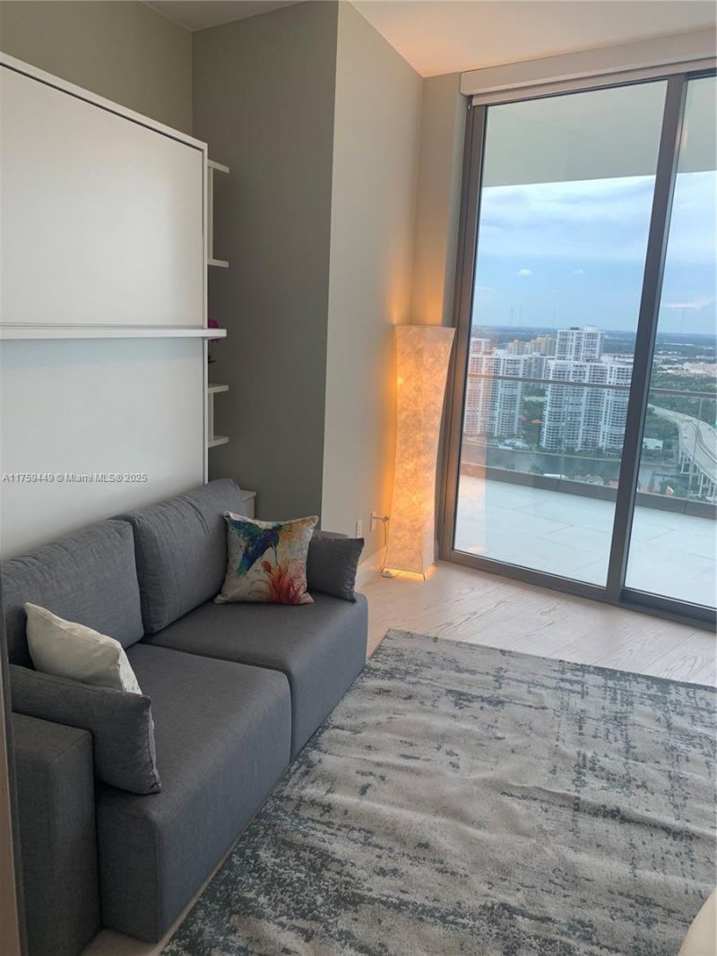 18975 SE Collins Ave, Unit 3405, Sunny Isles Beach, FL 33160 Photo
