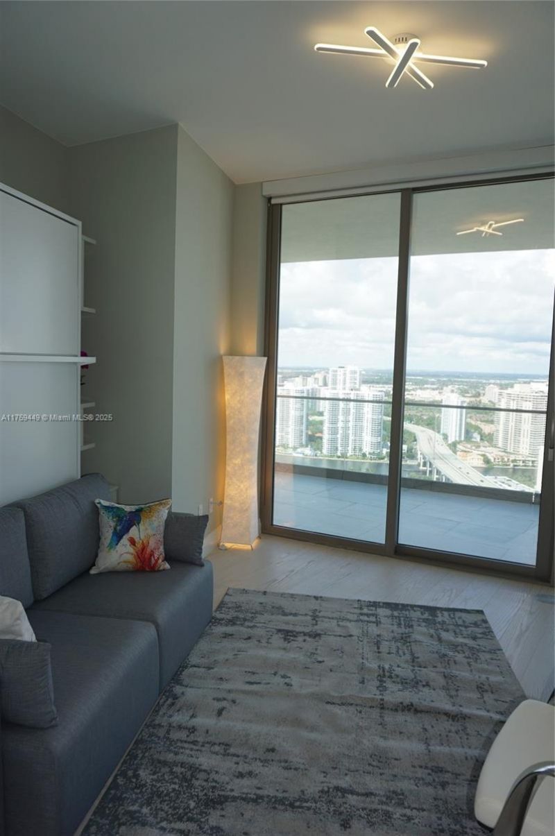 18975 SE Collins Ave, Unit 3405, Sunny Isles Beach, FL 33160 Photo