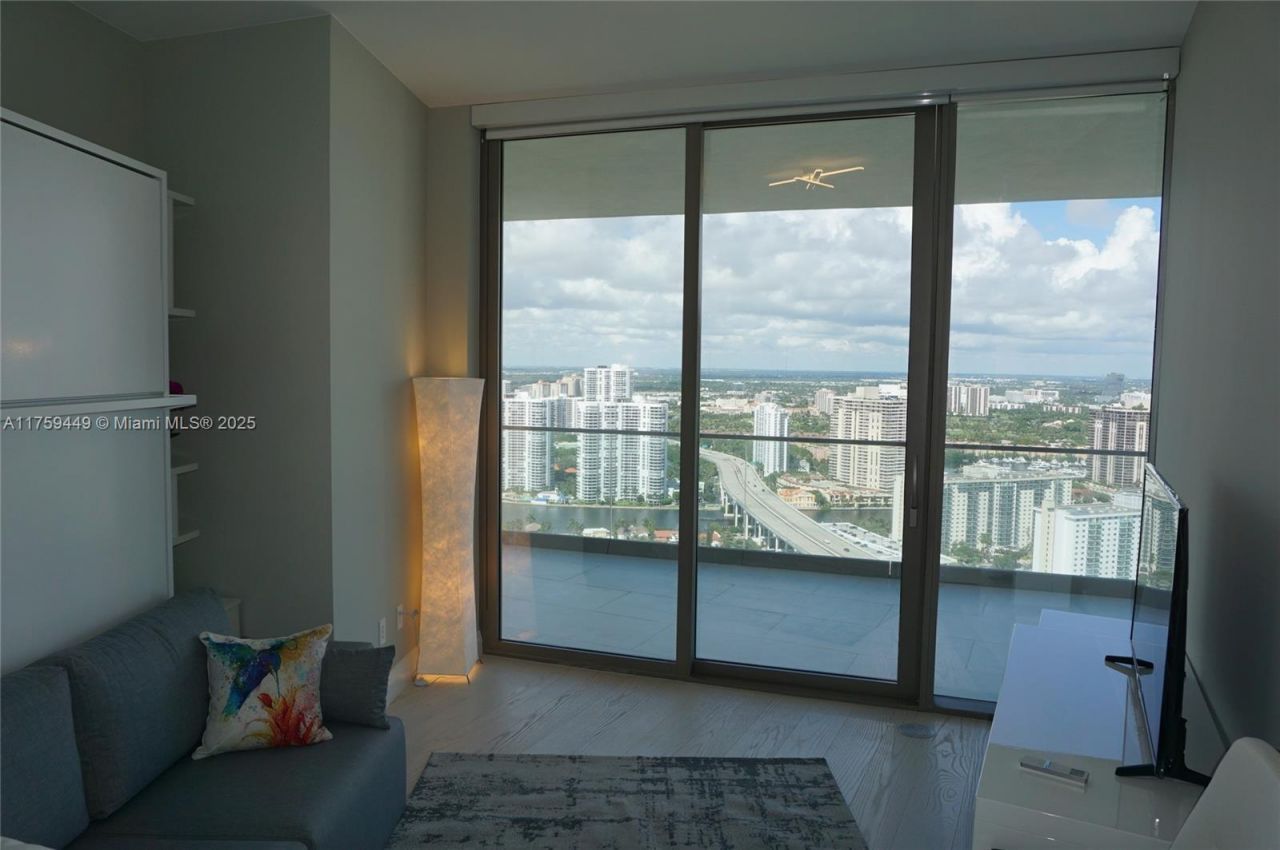 18975 SE Collins Ave, Unit 3405, Sunny Isles Beach, FL 33160 Photo