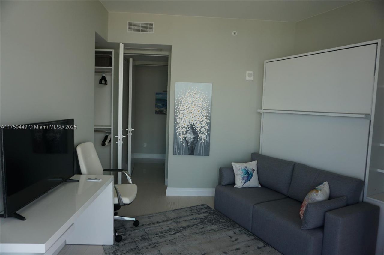 18975 SE Collins Ave, Unit 3405, Sunny Isles Beach, FL 33160 Photo