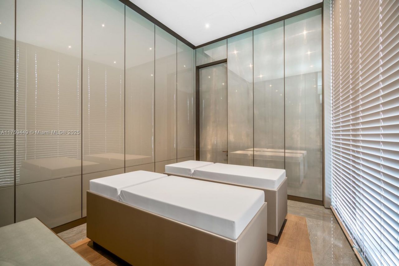 18975 SE Collins Ave, Unit 3405, Sunny Isles Beach, FL 33160 Photo