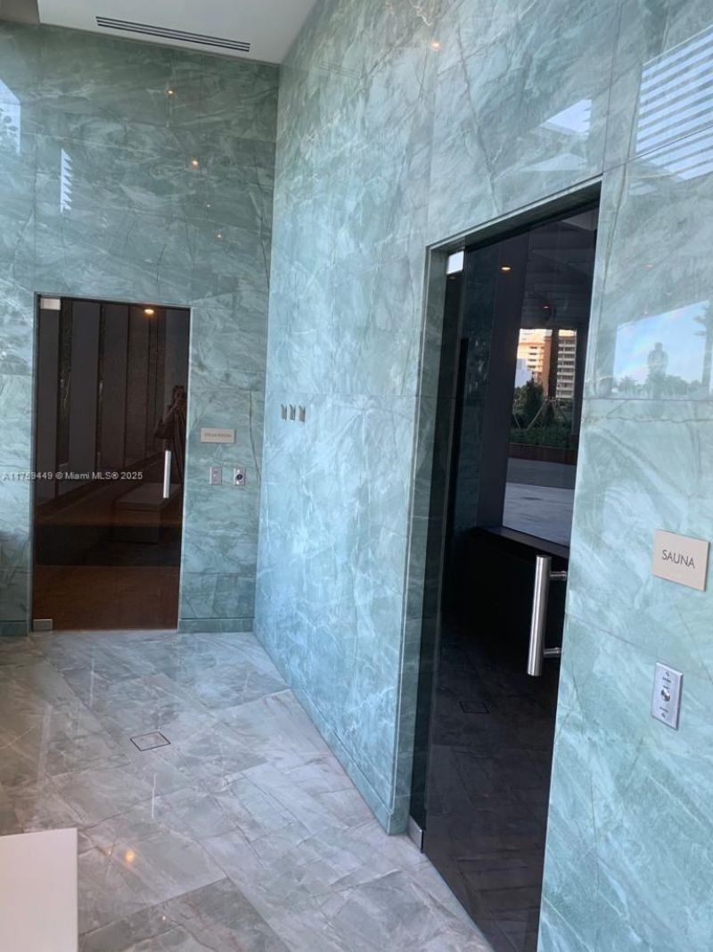 18975 SE Collins Ave, Unit 3405, Sunny Isles Beach, FL 33160 Photo