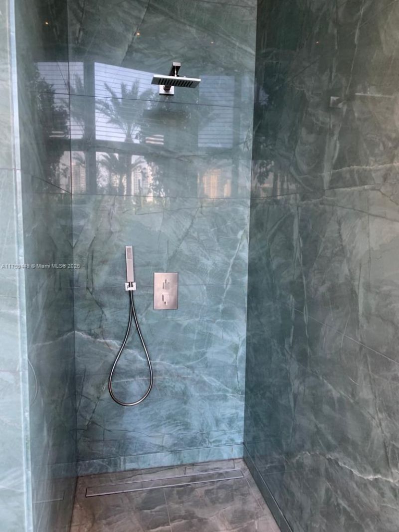 18975 SE Collins Ave, Unit 3405, Sunny Isles Beach, FL 33160 Photo