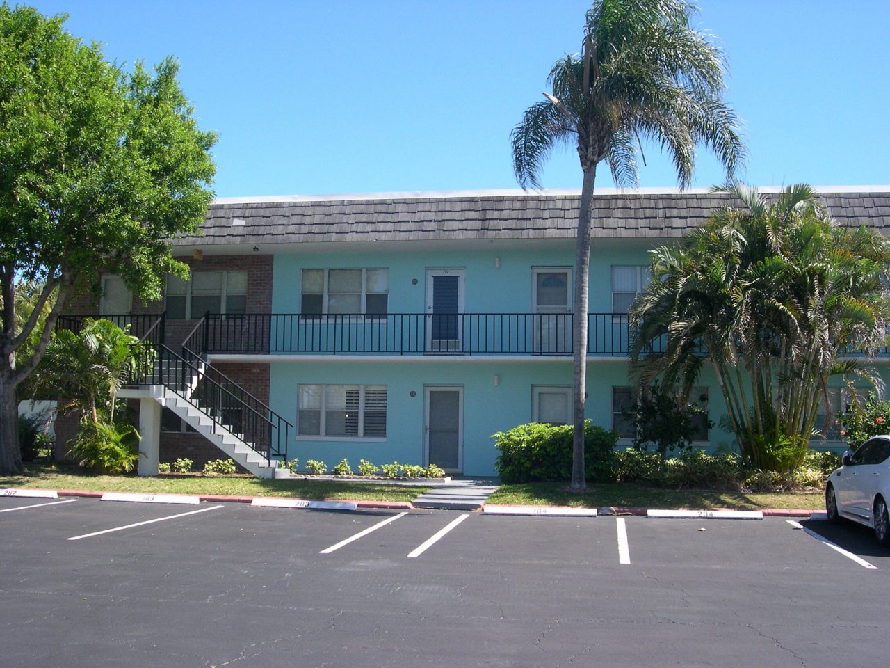 1200 Colonnades Drive, Unit 201, Fort Pierce, FL 34949 Photo